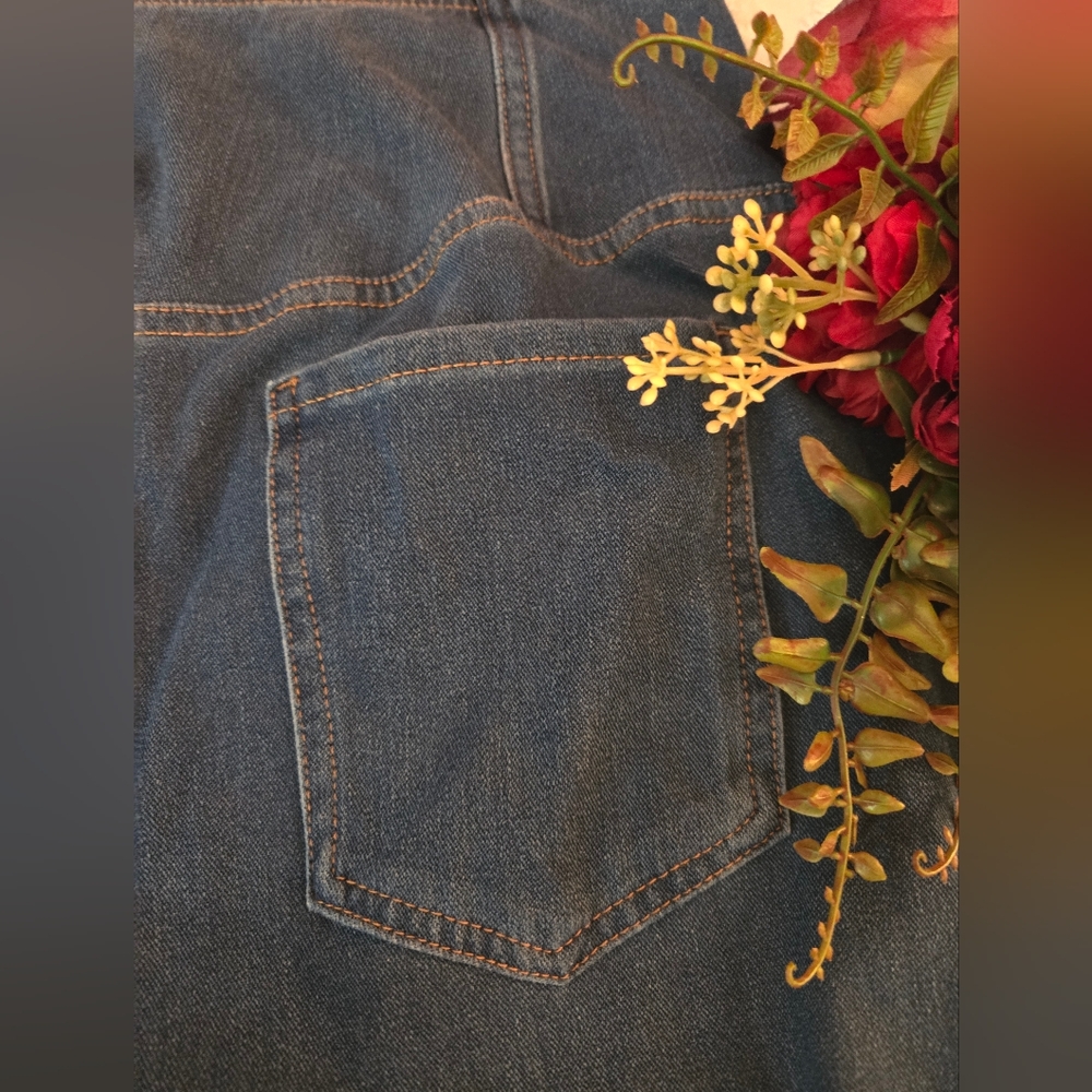 Womens' Wide Leg Jeans - Picture 7 of 10